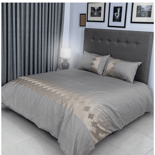 Duvet Cover Set With Egyptian cotton Fitted Sheet- 400 TC ( Celia Silver Design)