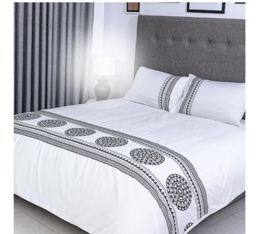 Duvet Cover Set With Egyptian Cotton Fitted Sheet- 400 TC (Gloria Hotel Design)